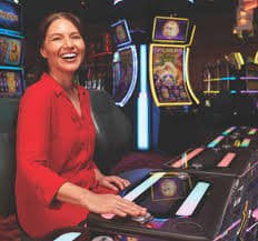 Antarmuka Fishing Arcade di singapoker dengan ikan dan kontrol sentuh mobile